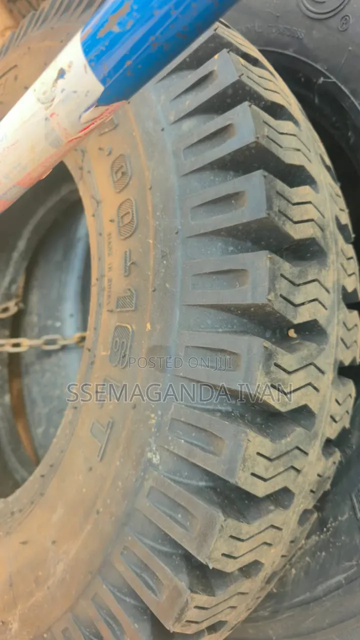 700r16 Canter,elf,dyna Sahara Behind,mudgrip Tyres