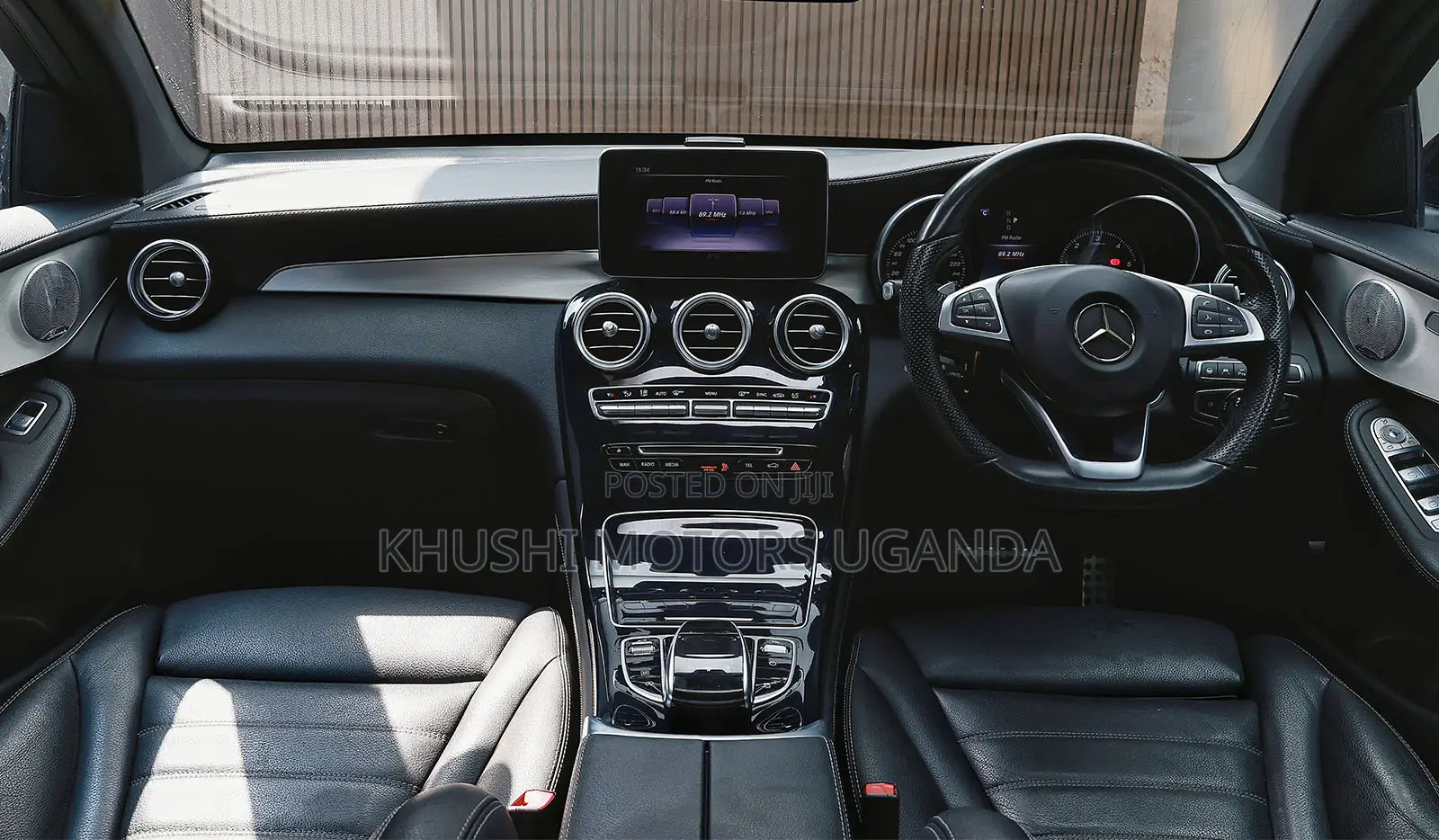 Mercedes-Benz 220 2017 Black