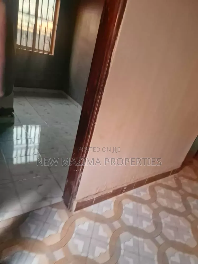 Gues House With Over 9 Self Contained Guest Rooms on Sale