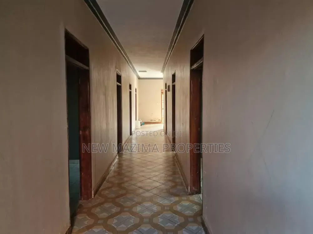 Gues House With Over 9 Self Contained Guest Rooms on Sale