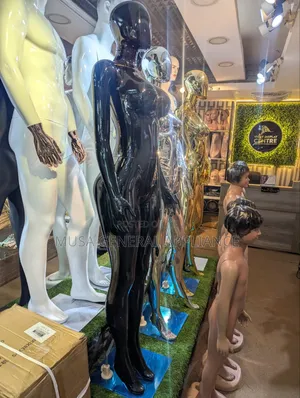 Commercial Mannequin Displays