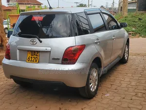 Toyota IST 2007 Silver