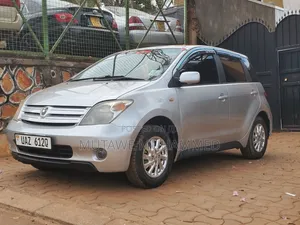 Toyota IST 2007 Silver