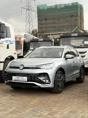 New Volkswagen Tiguan SE R-Line Black 2025 Silver