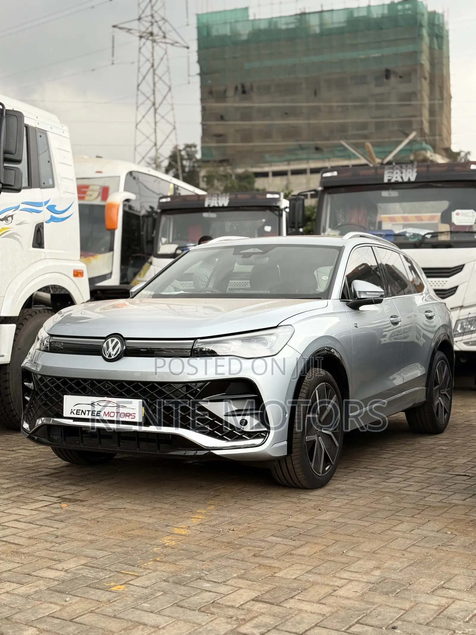 New Volkswagen Tiguan SE R-Line Black 2025 Silver