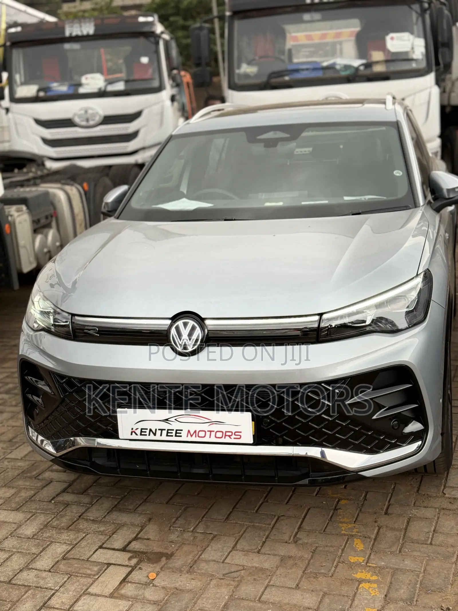 New Volkswagen Tiguan SE R-Line Black 2025 Silver