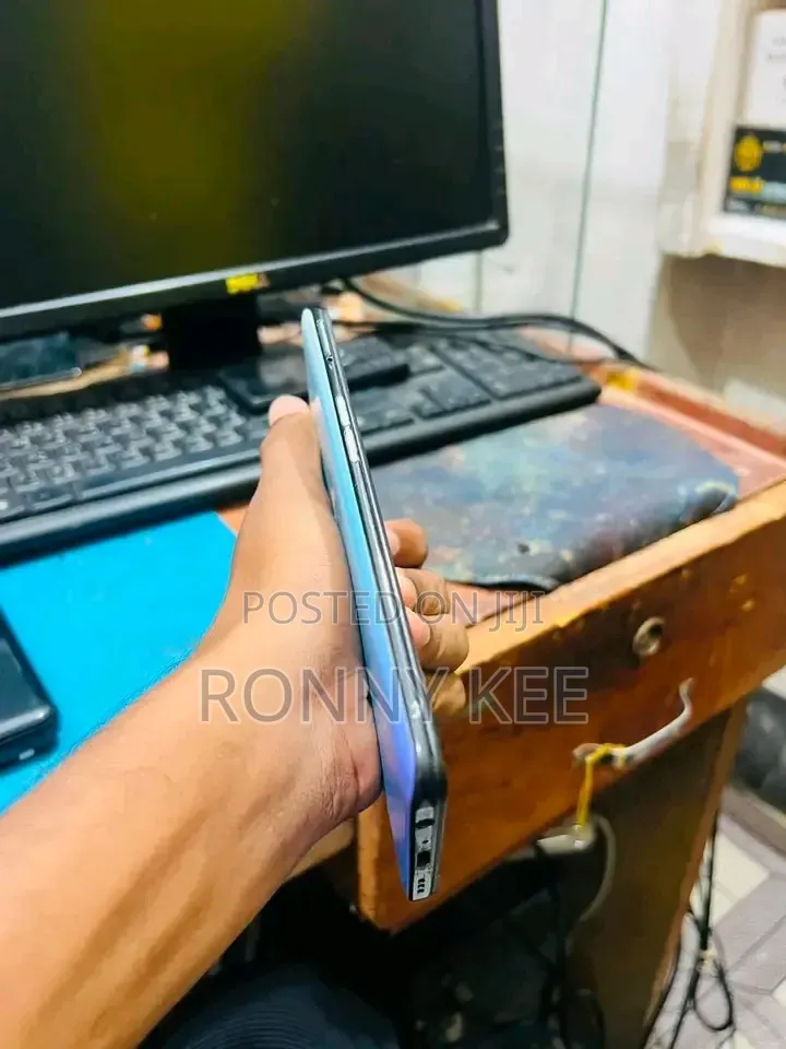 Oppo F15 128 GB Blue