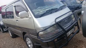 Toyota HiAce 2001 Silver