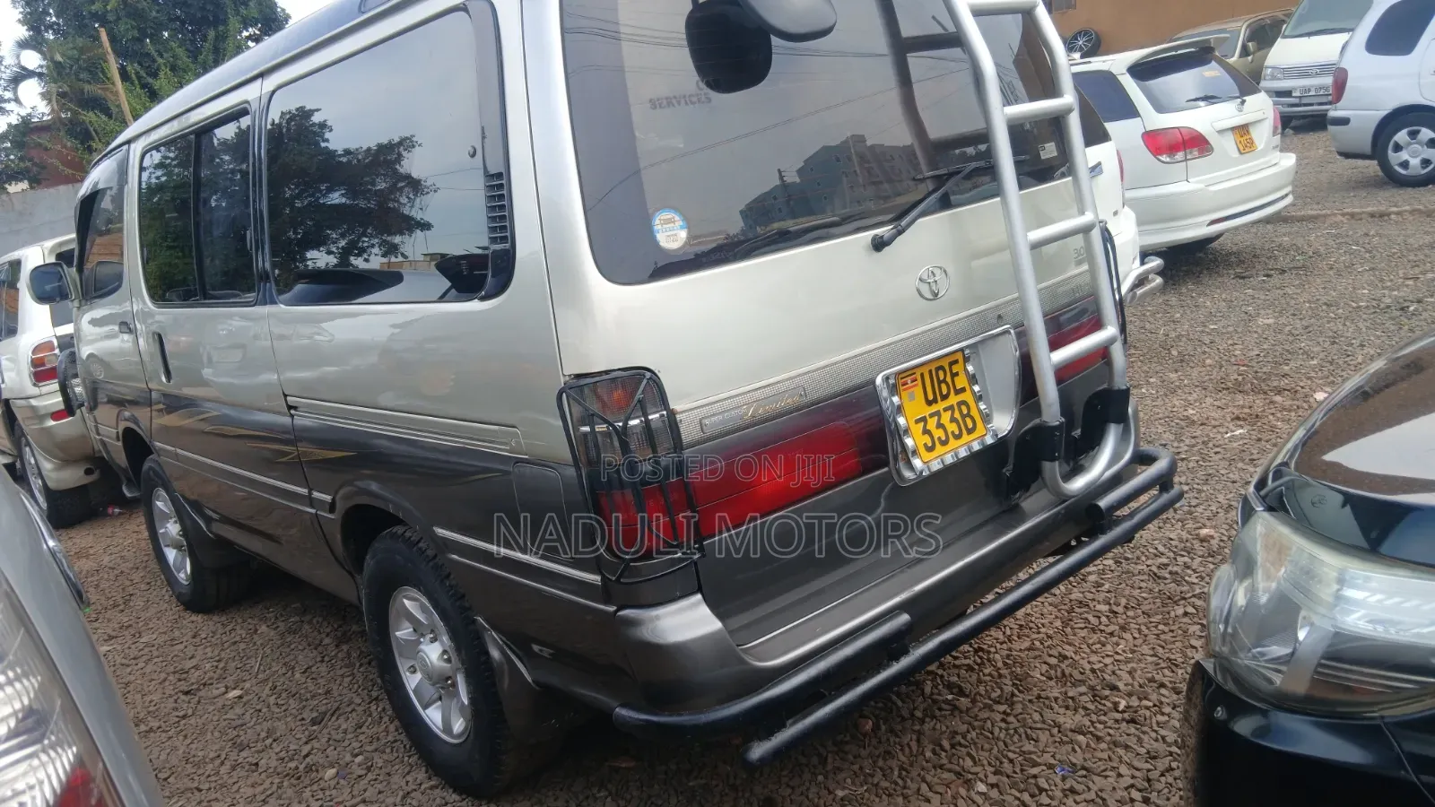 Toyota HiAce 2001 Silver