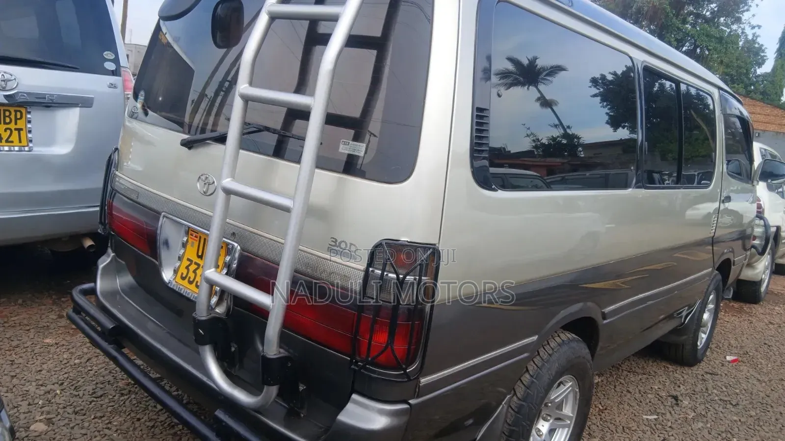 Toyota HiAce 2001 Silver