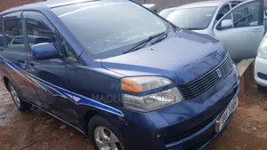 Toyota Noah 2004 Blue