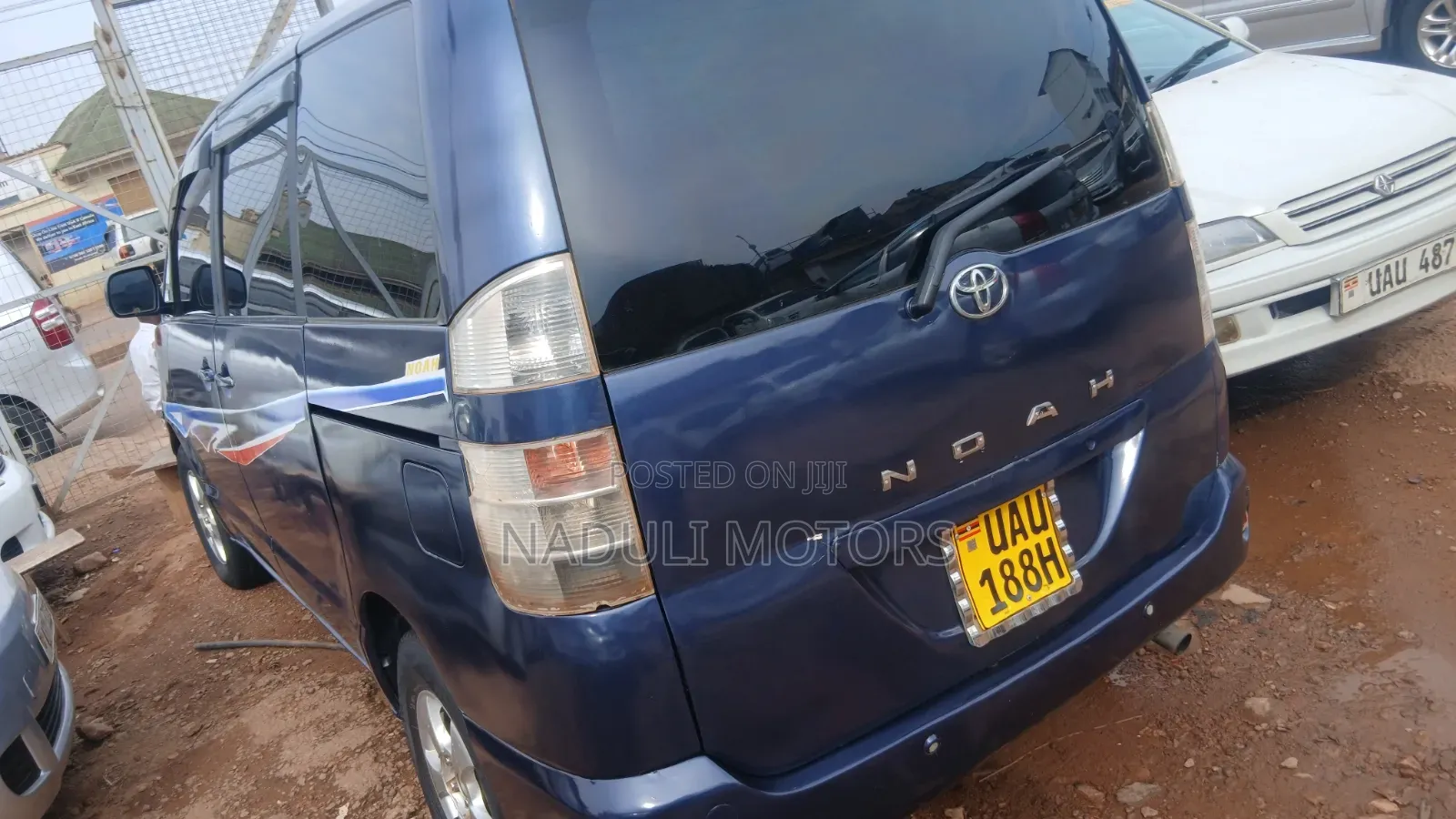 Toyota Noah 2004 Blue