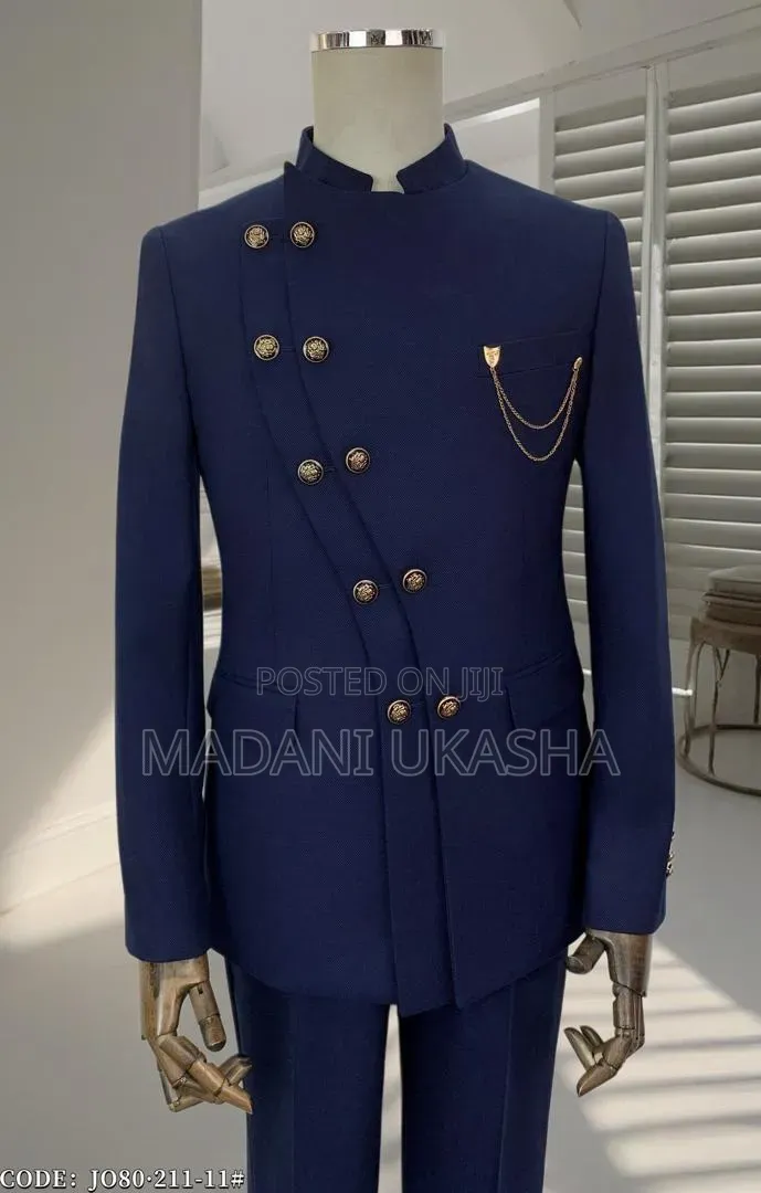 Suit With Double Battons