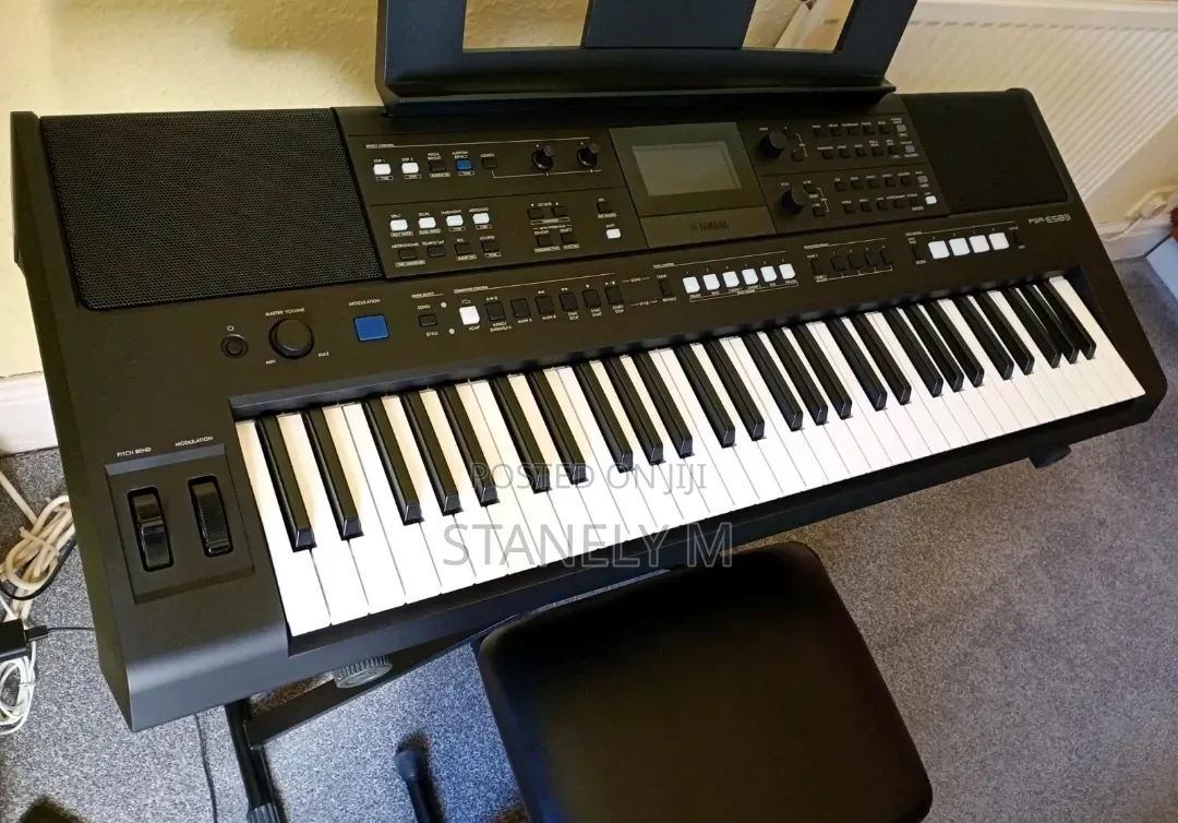 Yamaha PSR E583