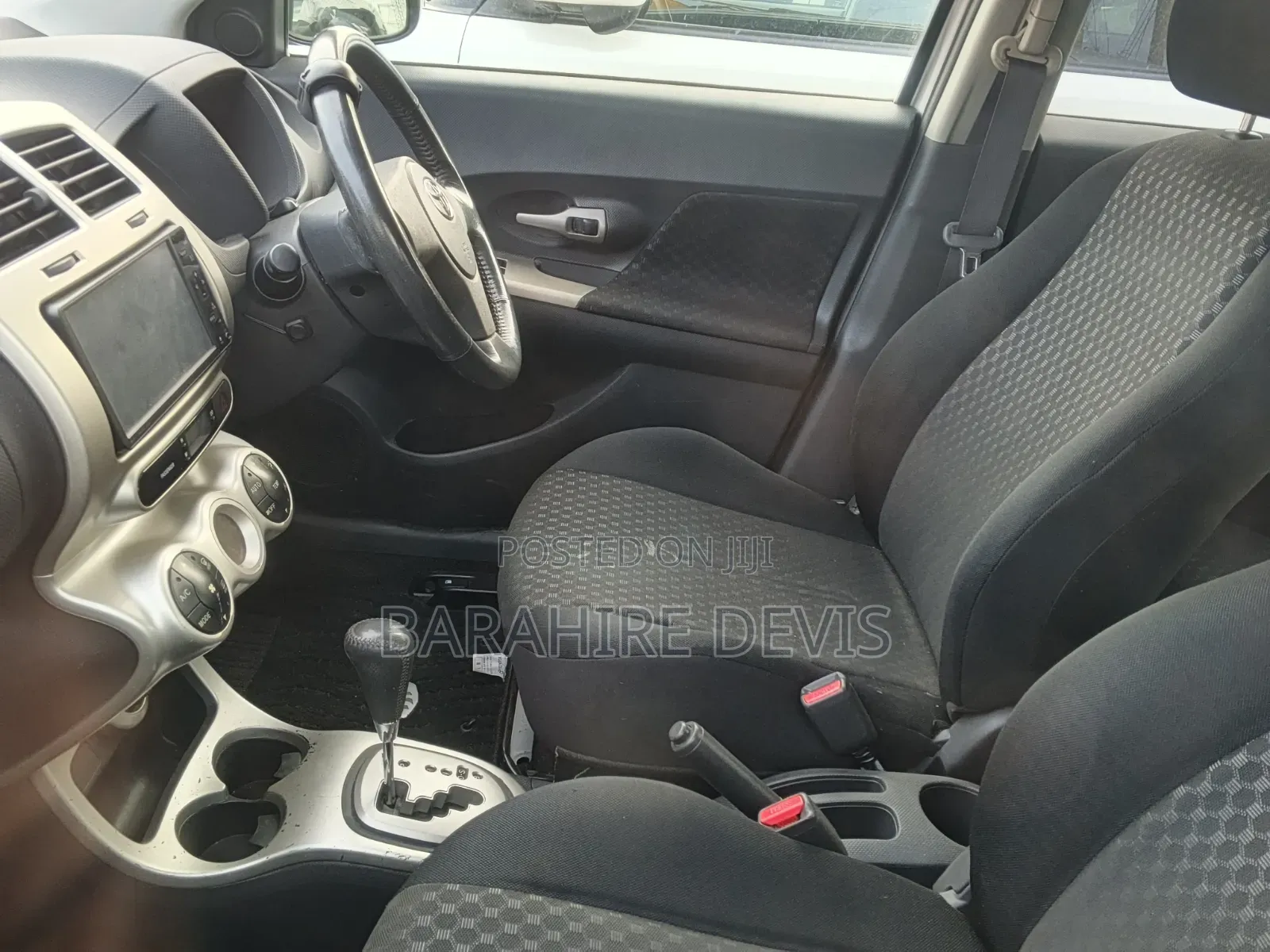 Toyota IST 2011 Silver