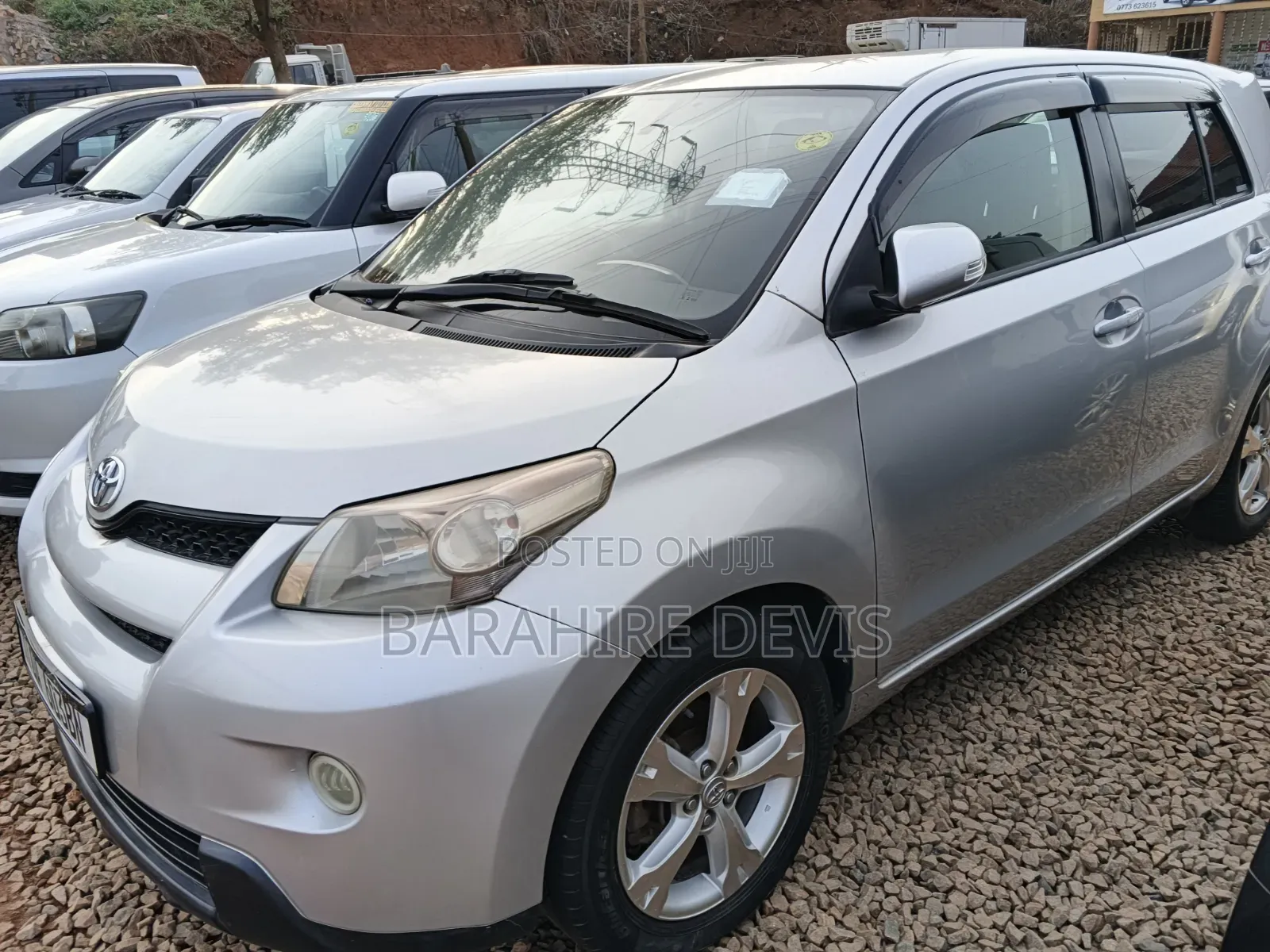 Toyota IST 2011 Silver
