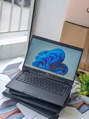 New Laptop Dell Latitude 7390 2-in-1 16GB Intel Core i7 SSD 256GB