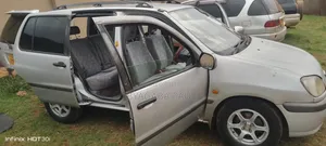 Toyota Raum 1999 Silver