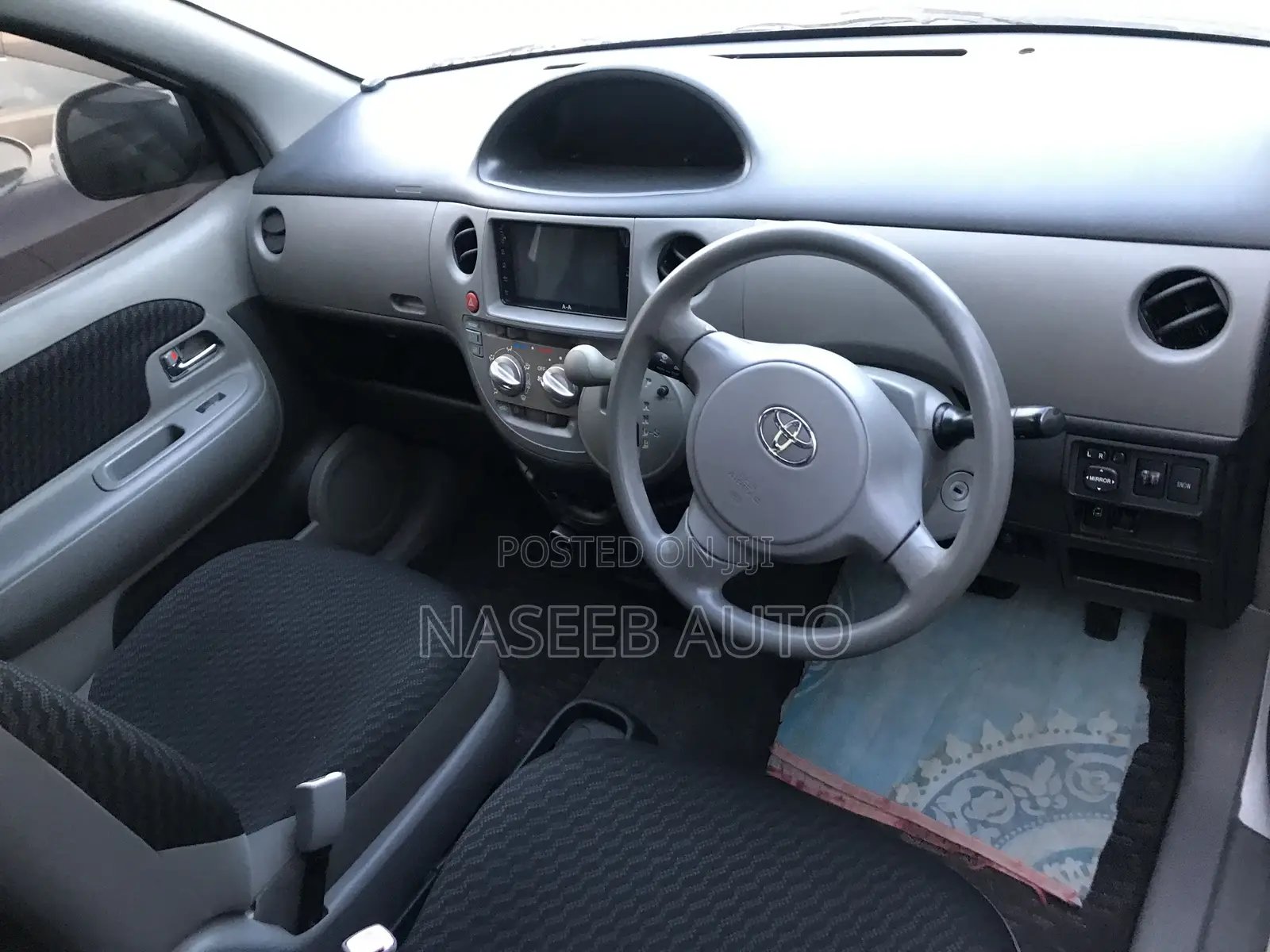 Toyota Sienta 2007 White