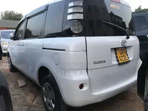 Toyota Sienta 2007 White