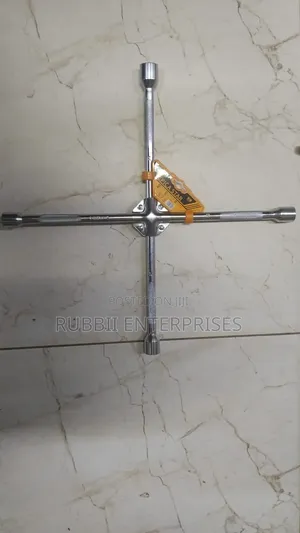 Epica Star 4-Way Lug Wrench / Cross Socket Wrench