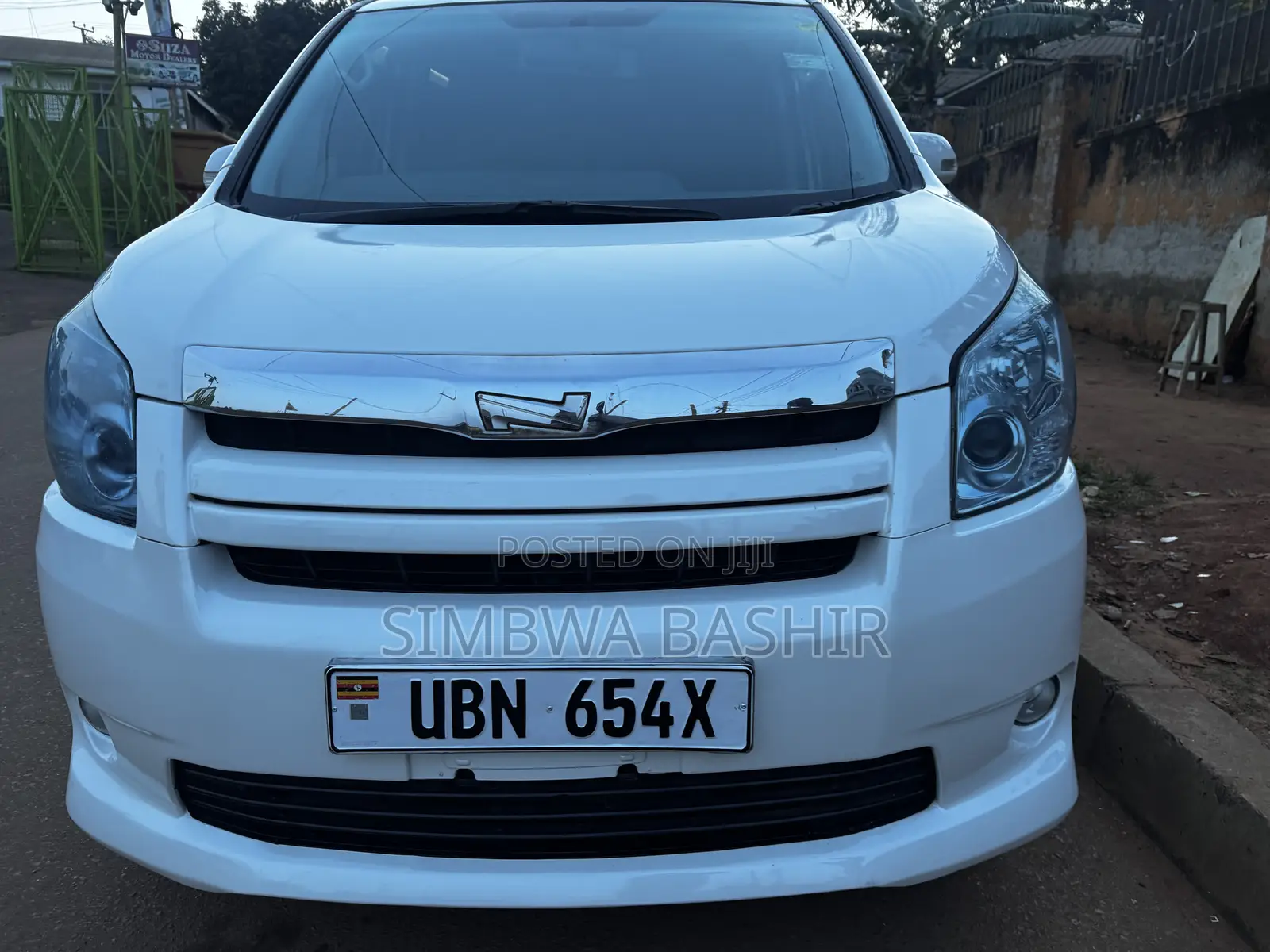 Toyota Noah 2009 White