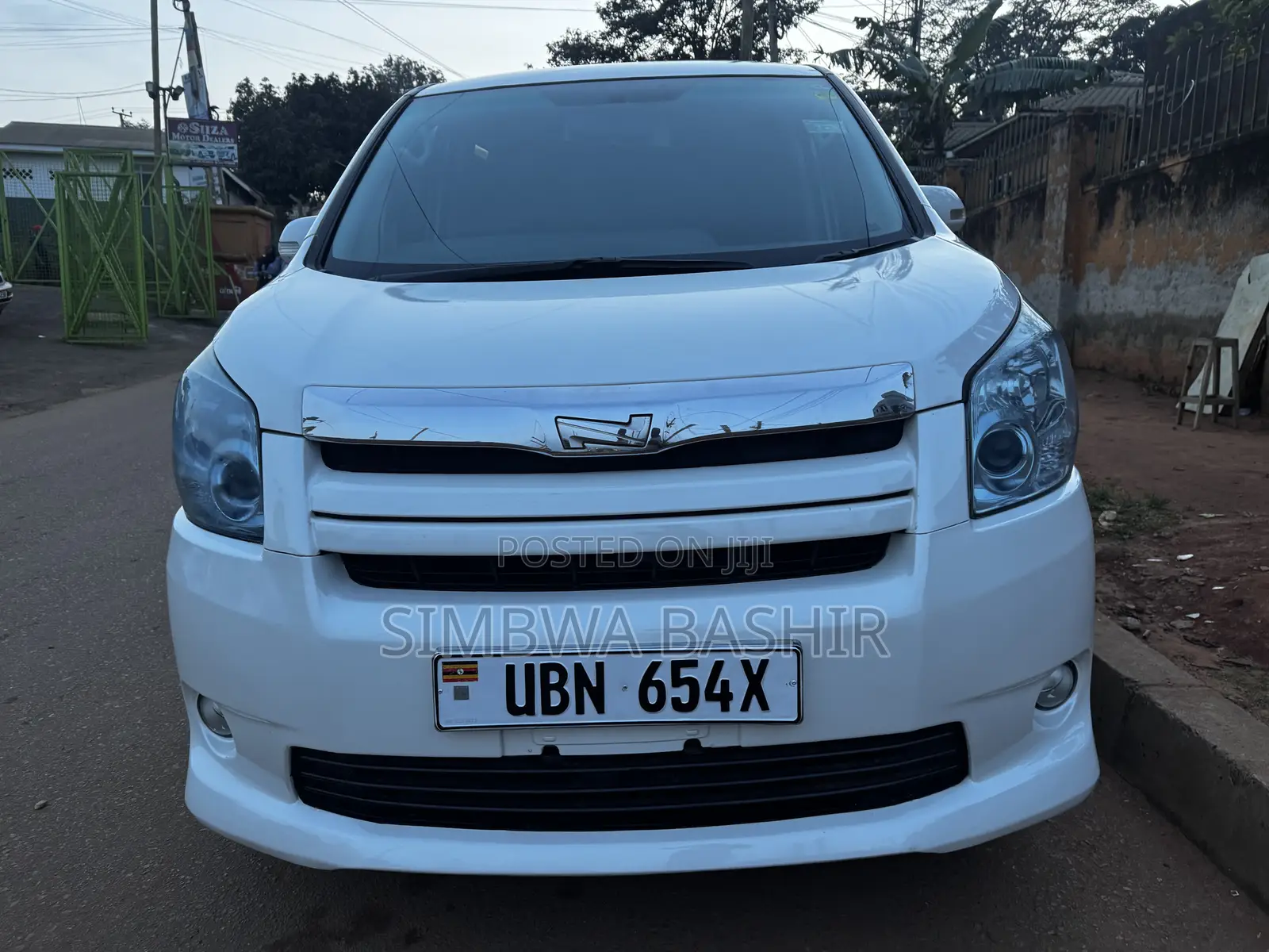 Toyota Noah 2009 White