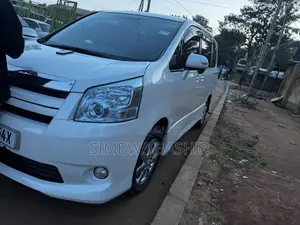 Toyota Noah 2009 White