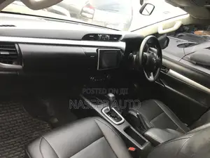 Toyota Hilux 2016 Green
