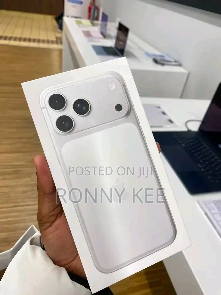 New Apple iPhone 17 Pro Max 256 GB Silver
