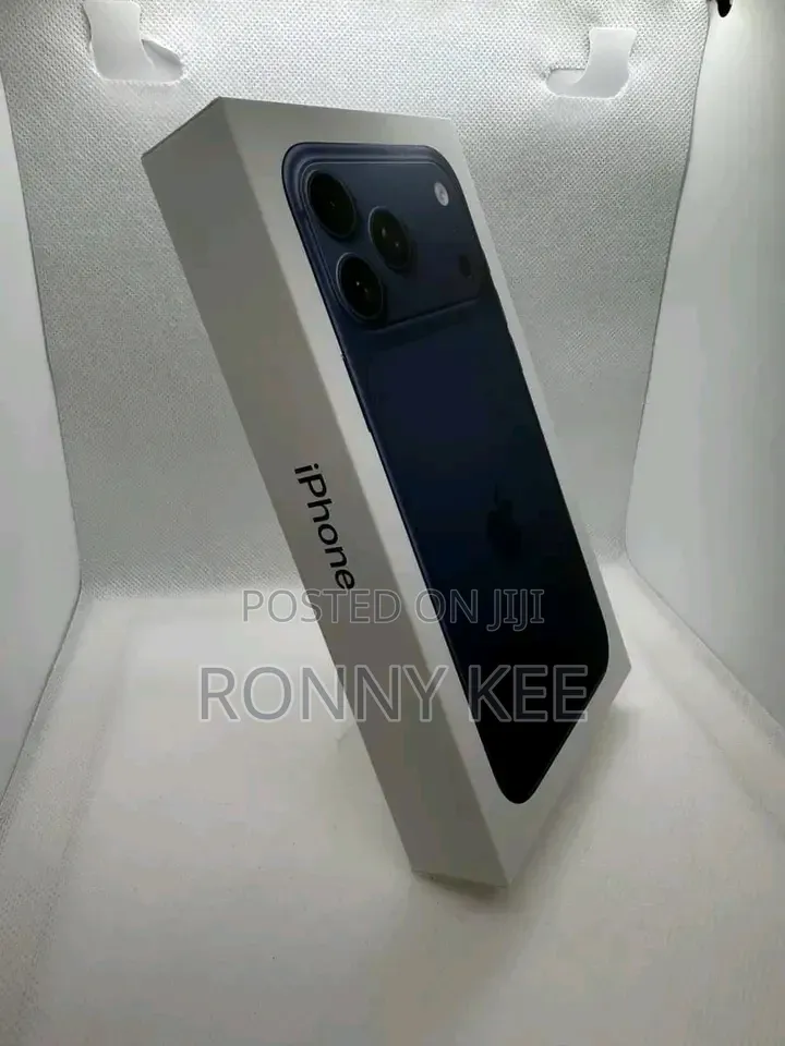 New Apple iPhone 17 Pro Max 256 GB Blue
