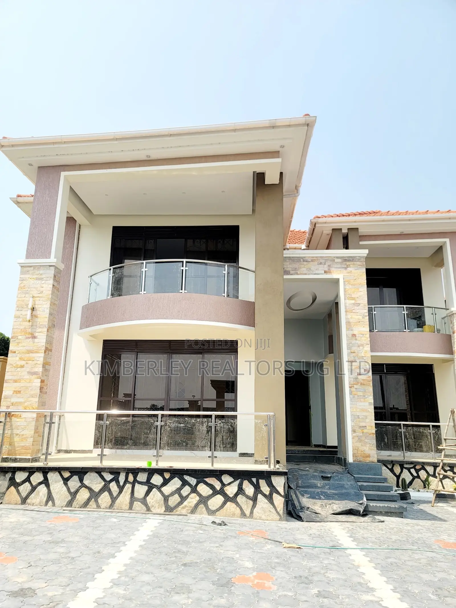 5bdrm House in Division A for sale