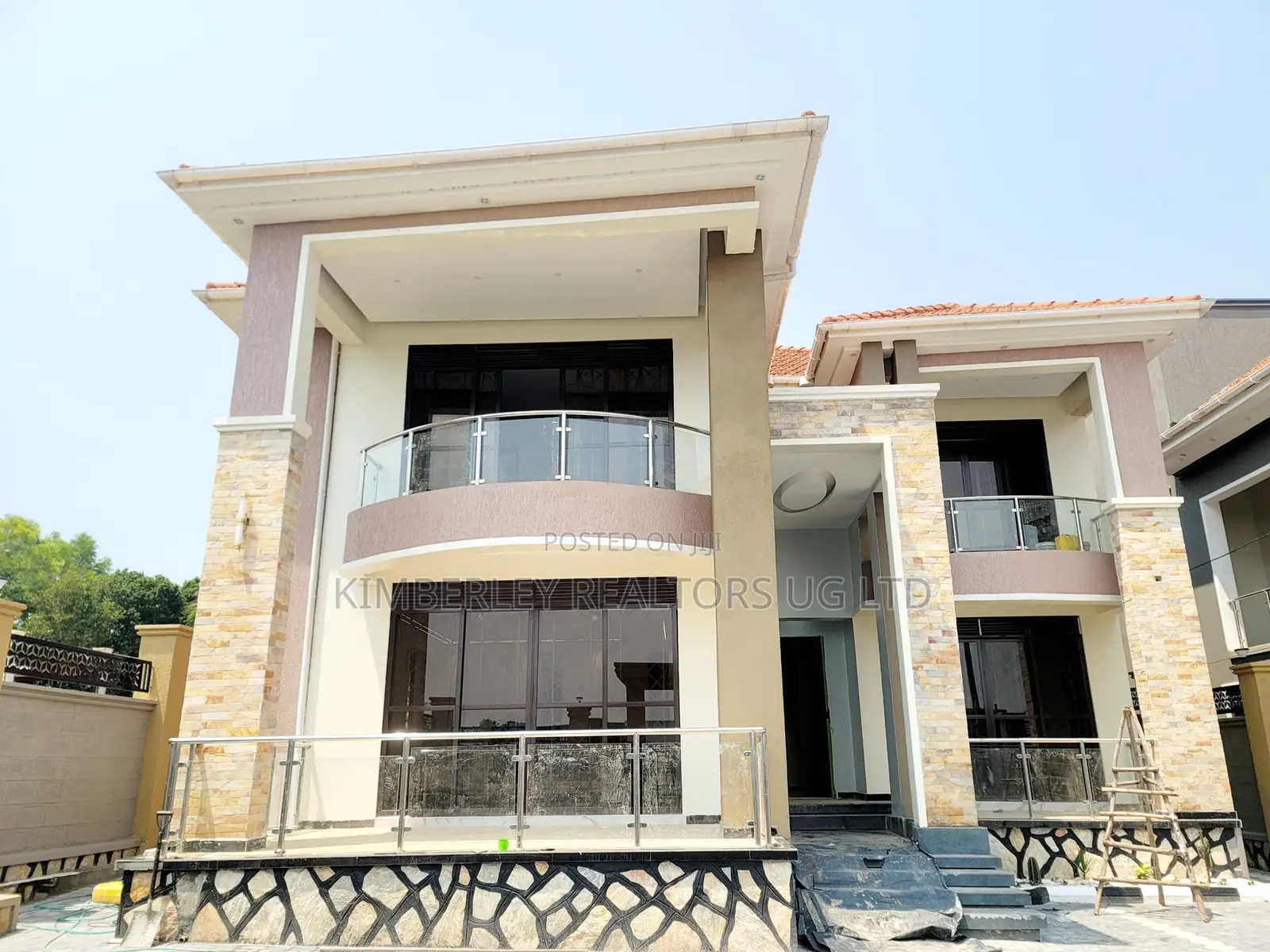 5bdrm House in Division A for sale