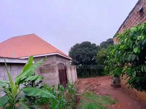 3bdrm Apartment in Kizito Zone, Luwero TC for sale