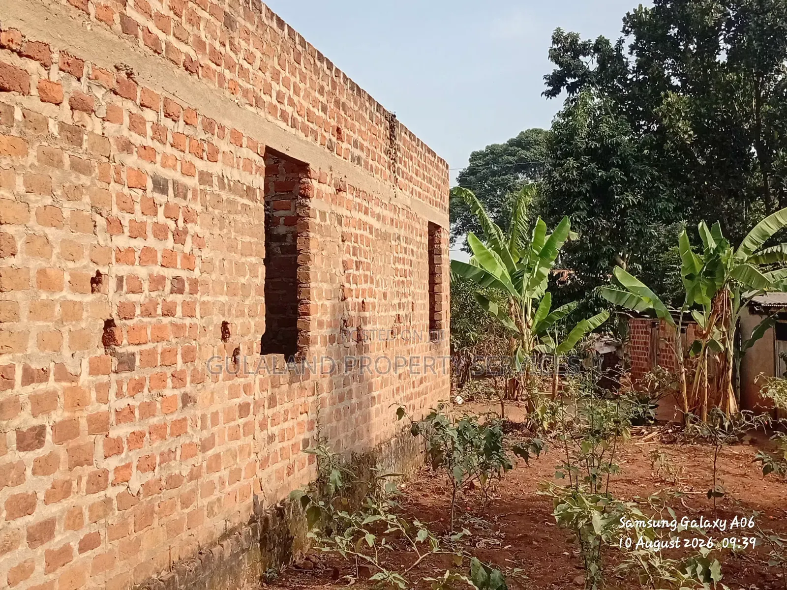 3bdrm Apartment in Kizito Zone, Luwero TC for sale