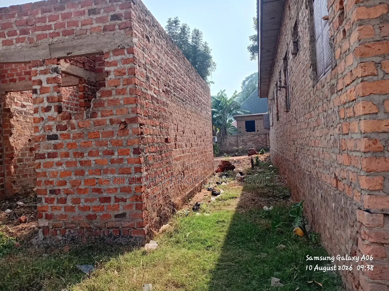 3bdrm Apartment in Kizito Zone, Luwero TC for sale