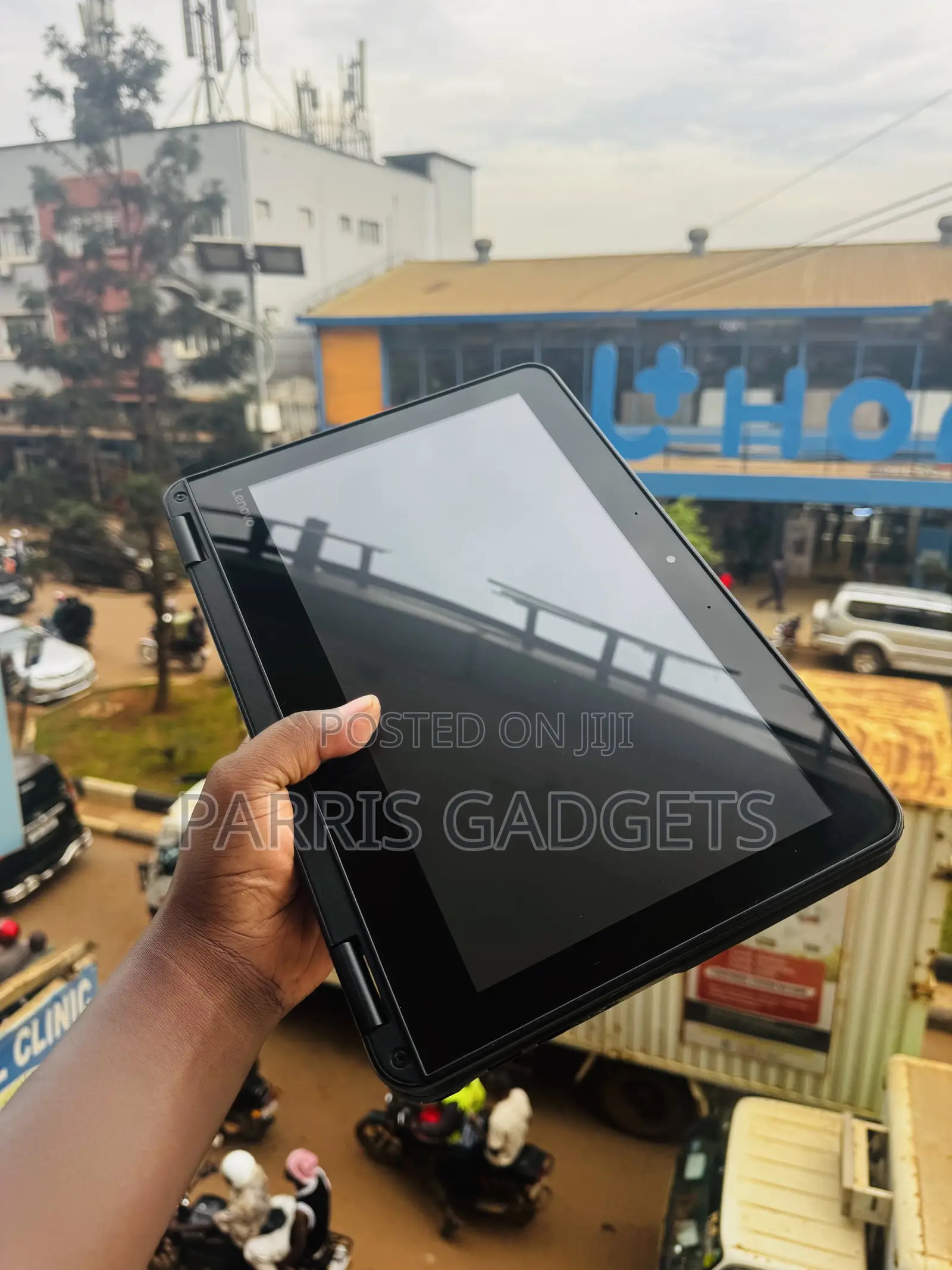 Laptop Lenovo 300e 4GB Intel Celeron SSD 128GB