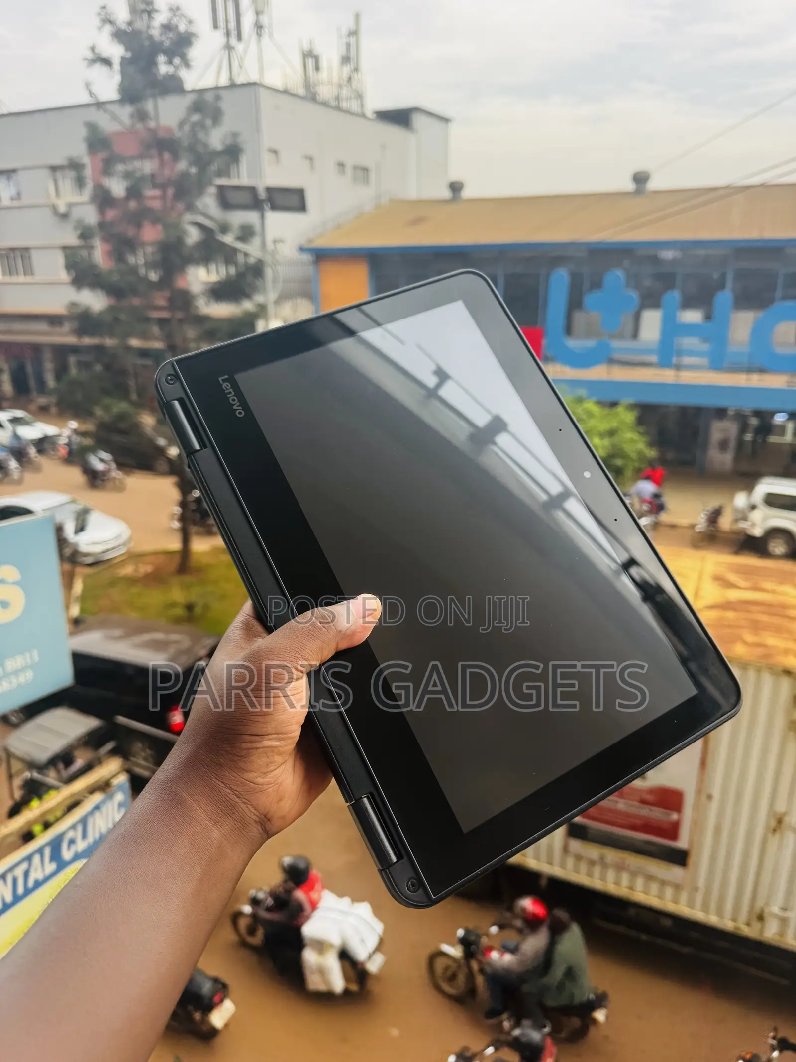 Laptop Lenovo 300e 4GB Intel Celeron SSD 128GB