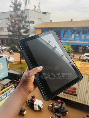 Laptop Lenovo 300e 4GB Intel Celeron SSD 128GB
