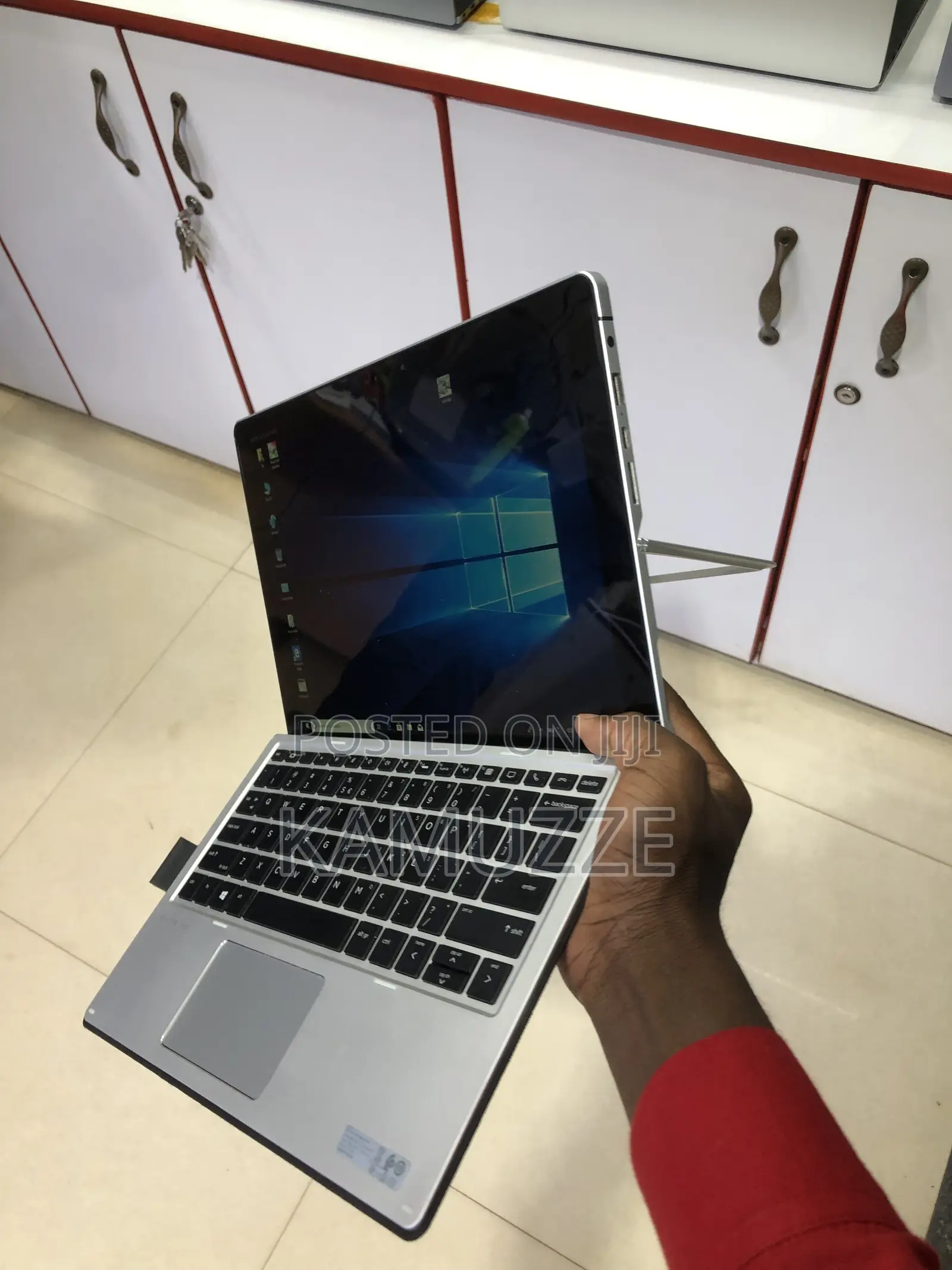New Laptop HP Elite X2 1012 G2 8GB Intel Core i5 SSD 256GB