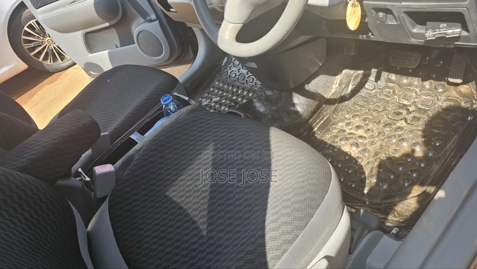 Toyota Sienta 2010 Gray