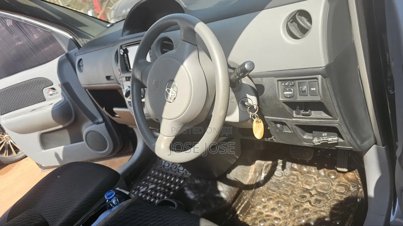 Toyota Sienta 2010 Gray