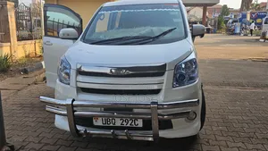 Toyota Noah 2010 White
