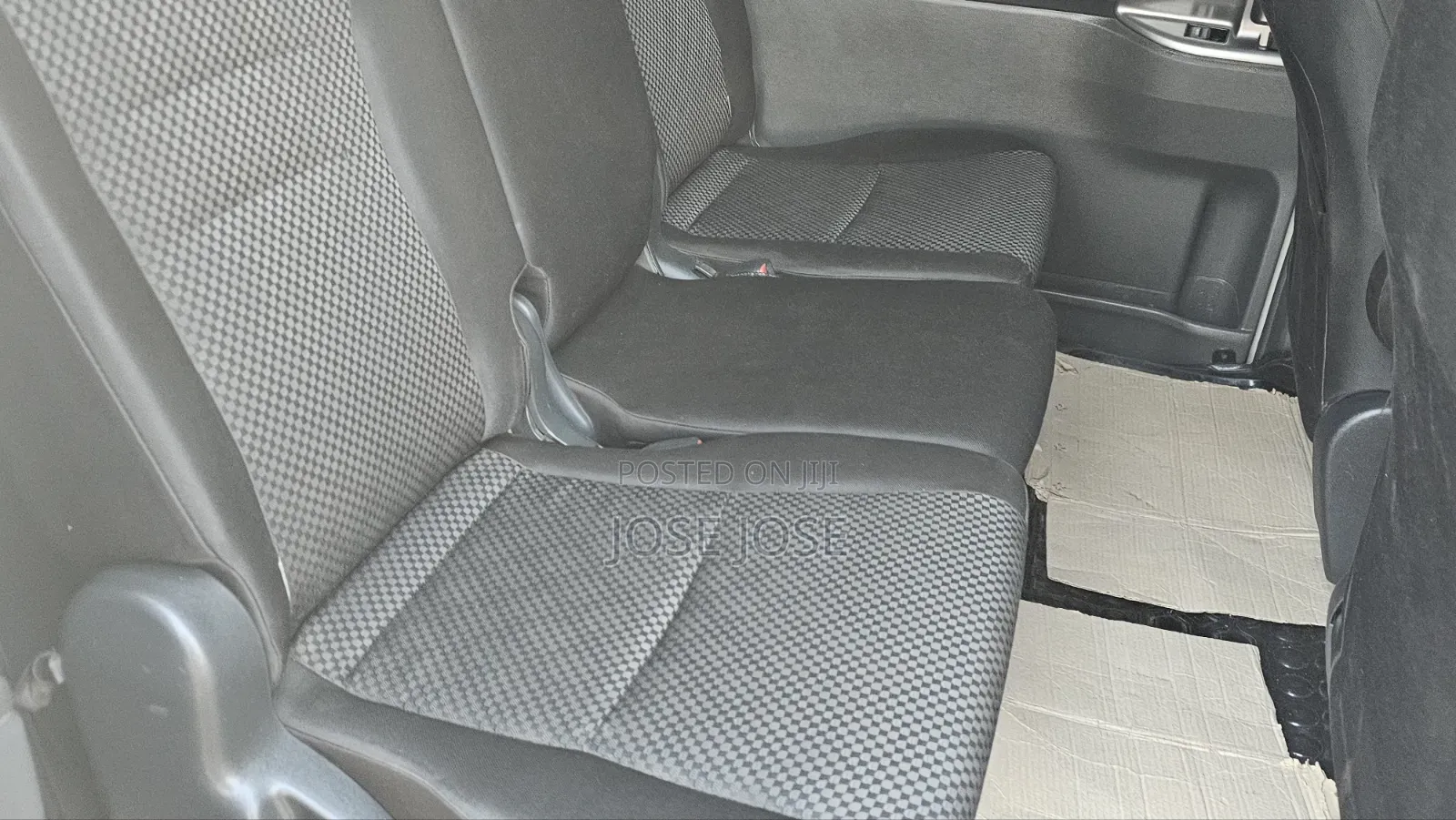 Toyota Noah 2010 White