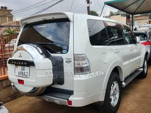 Mitsubishi Pajero 2011