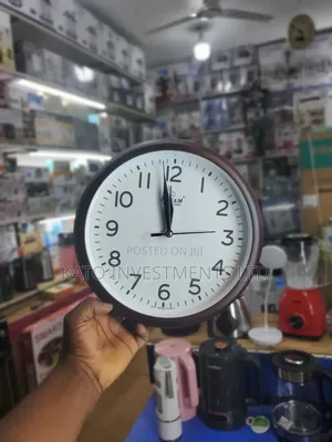 Classic Sonam Quartz Analog Wall Clock