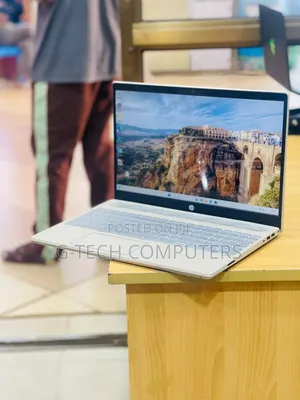 New Laptop HP Pavilion 15 8GB AMD Ryzen 5 SSD 256GB