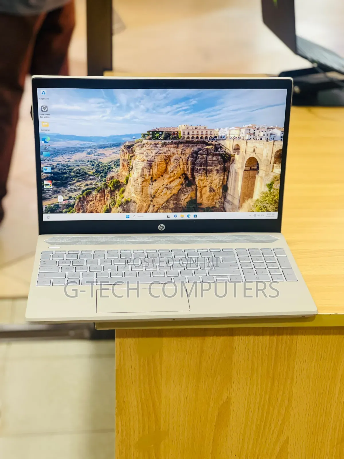 New Laptop HP Pavilion 15 8GB AMD Ryzen 5 SSD 256GB