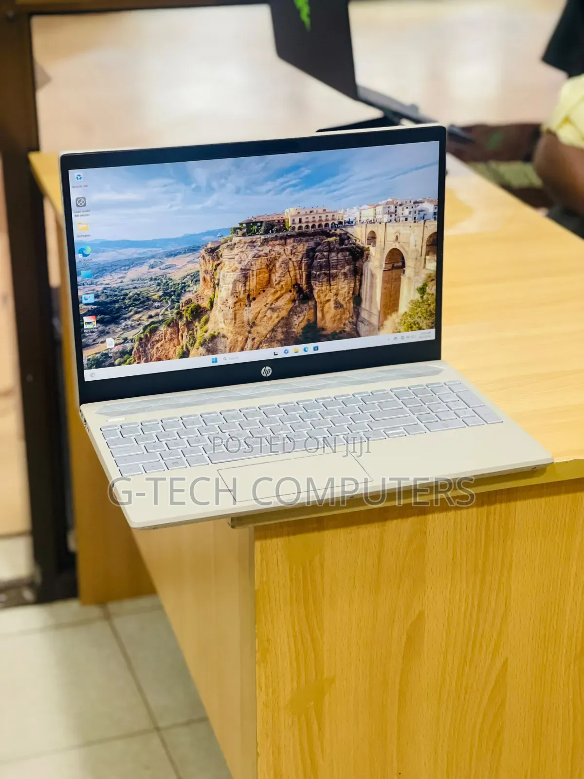 New Laptop HP Pavilion 15 8GB AMD Ryzen 5 SSD 256GB