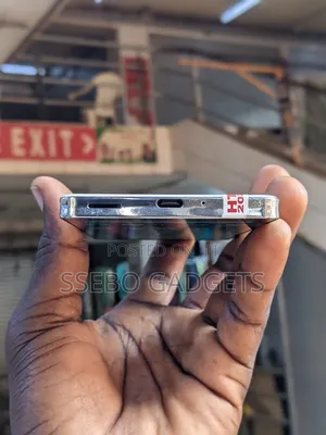 Sharp Aquos zero6 128 GB White